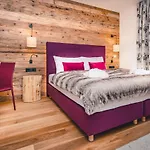 Lux Alp Am Arlberg Chalet